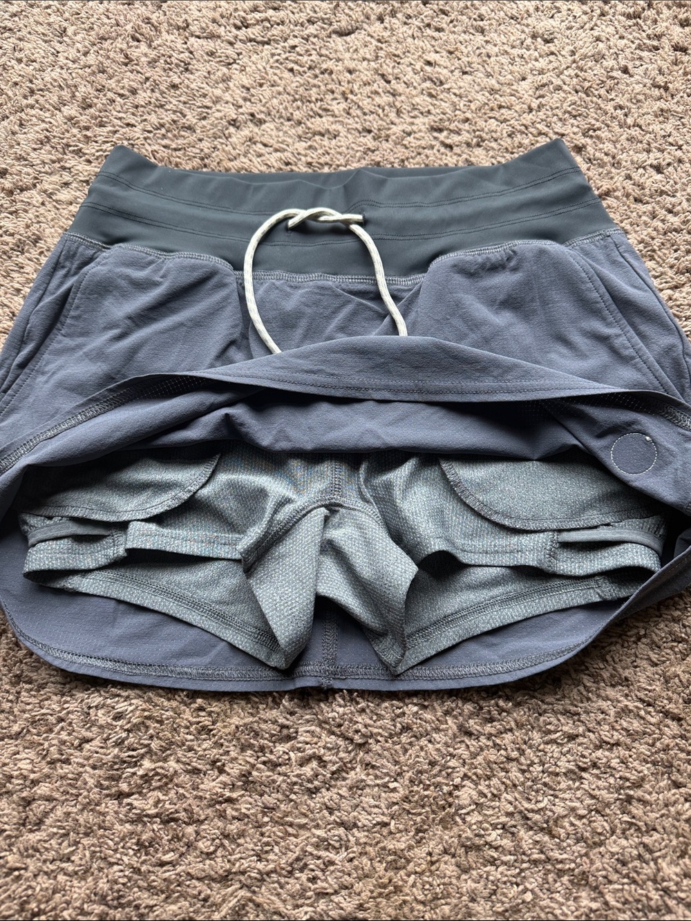 Vuori lightweight active skort, slate grey/blue, Sz. small - NWOT - Picture 3 of 10